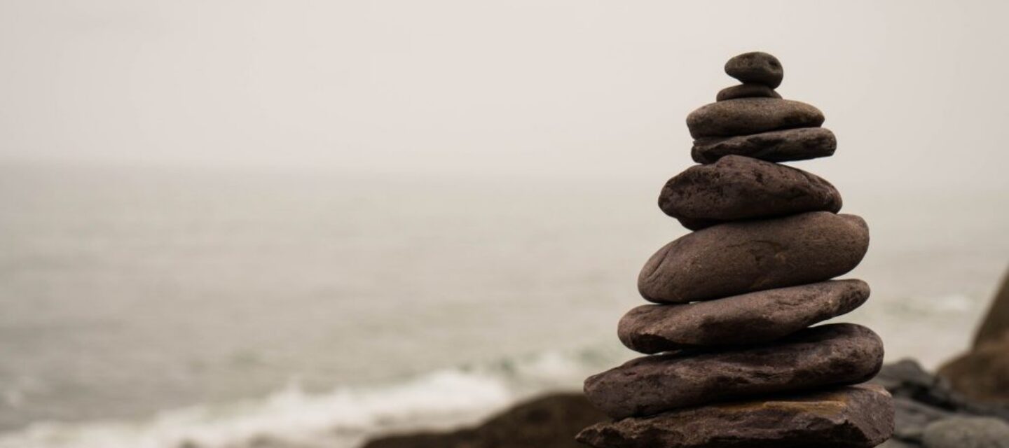 balance-2686214_1920-1024×683-1